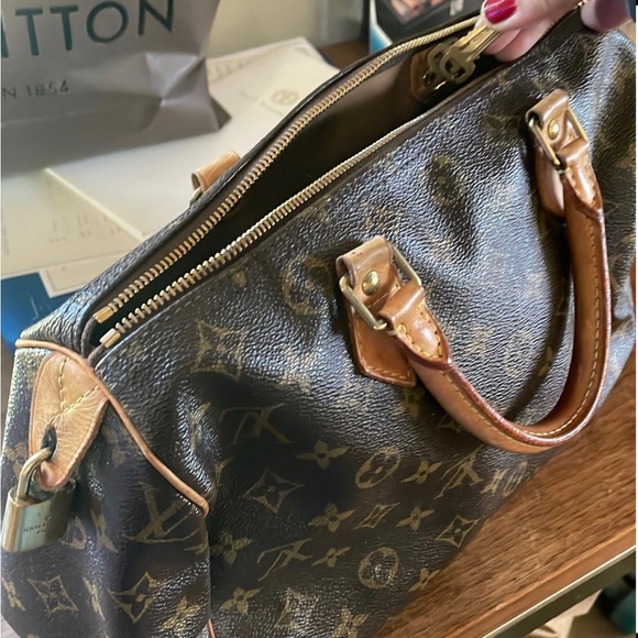 Louis Vuitton • Classic Monogramm Logo Speedy 30 EXC. Condition - Picture 5 of 7